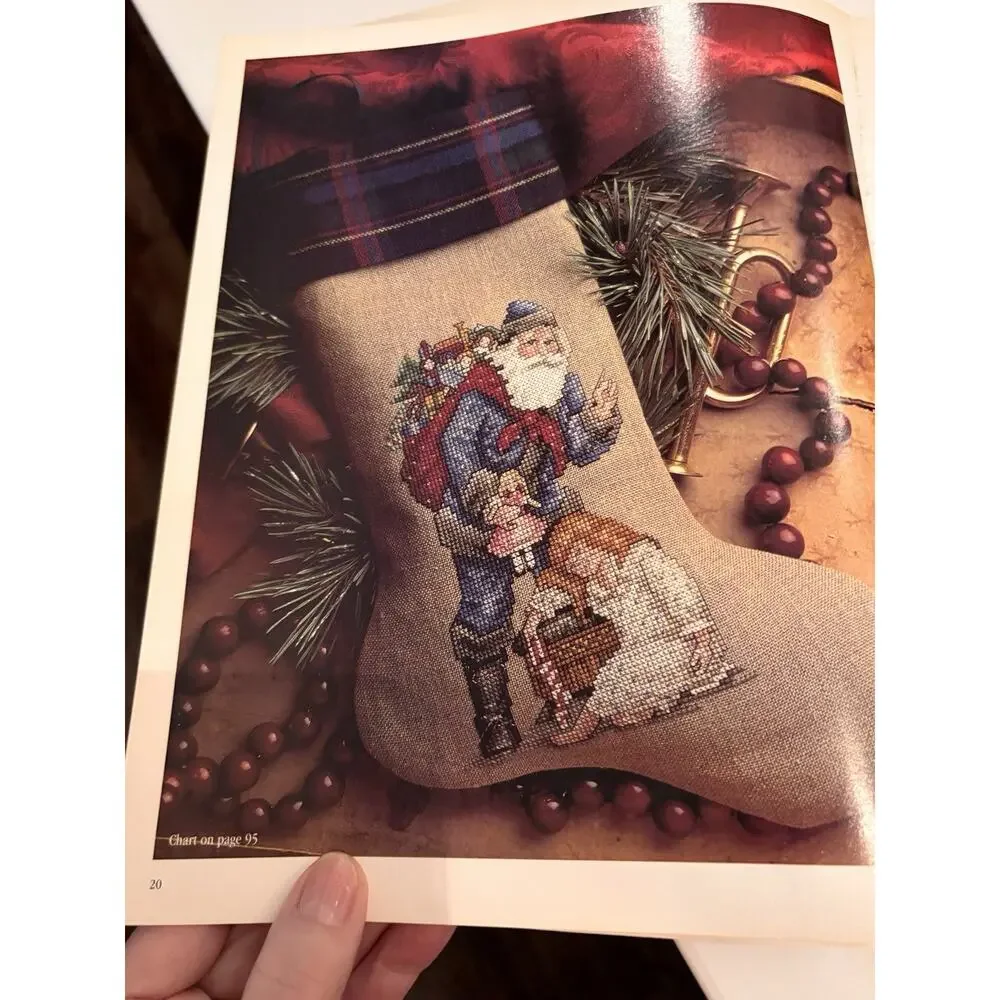 LEISURE ARTS 2840 ~ SANTA'S GREAT BOOK ~ CHRISTMAS CROSS STITCH PATTERNS ~ 1996